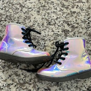 Shiney children’s place boots